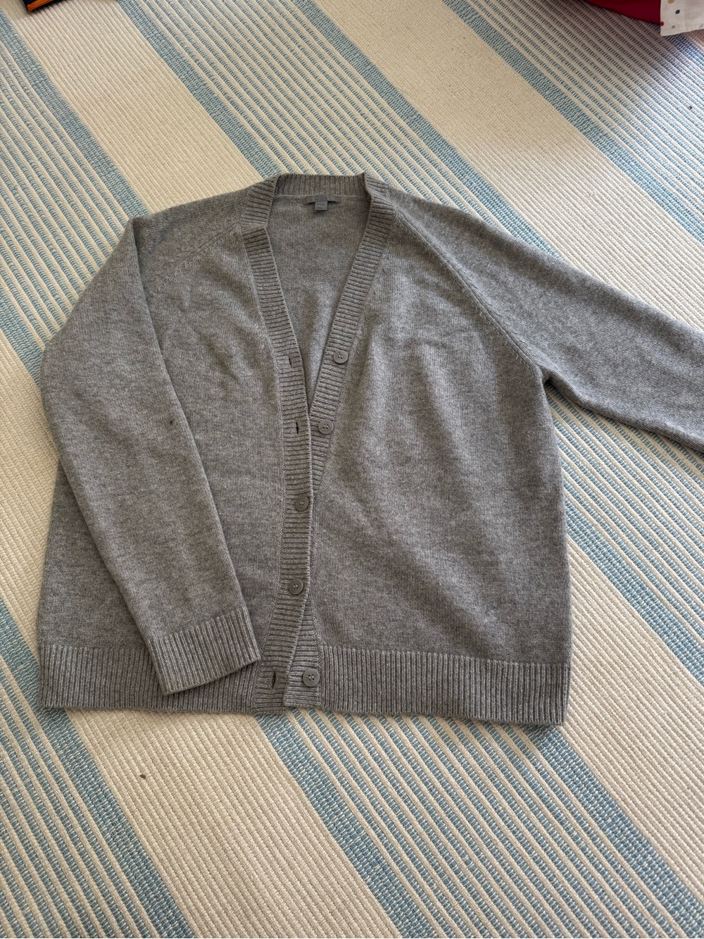 COS 100% cashmere Gray V-Neck Button Cardigan Sweater